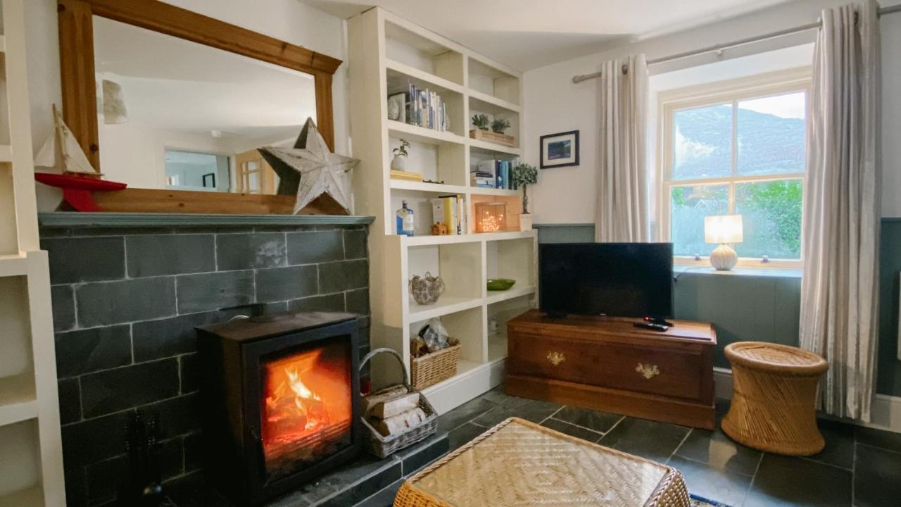 Old Pier Cottage Tarbert Tarbert  Bagian luar foto
