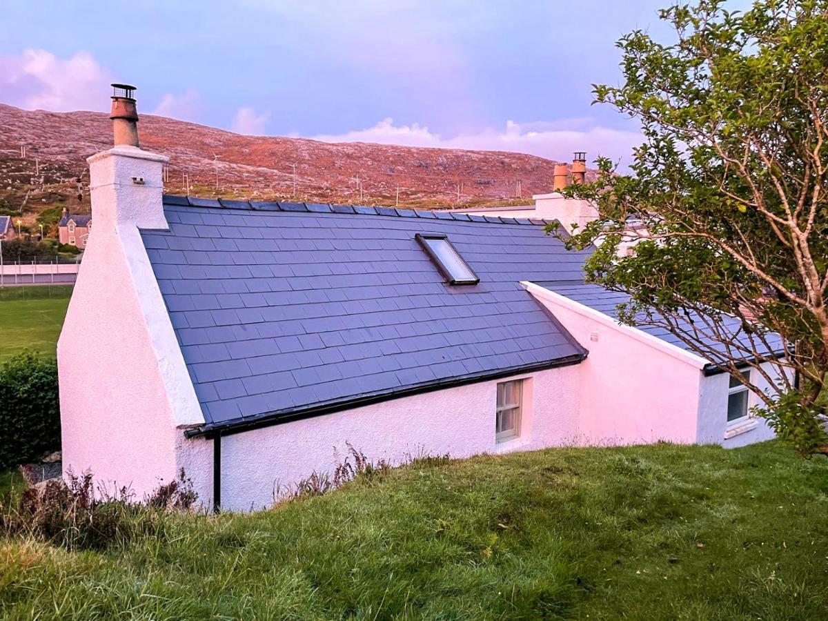 Old Pier Cottage Tarbert Tarbert  Bagian luar foto
