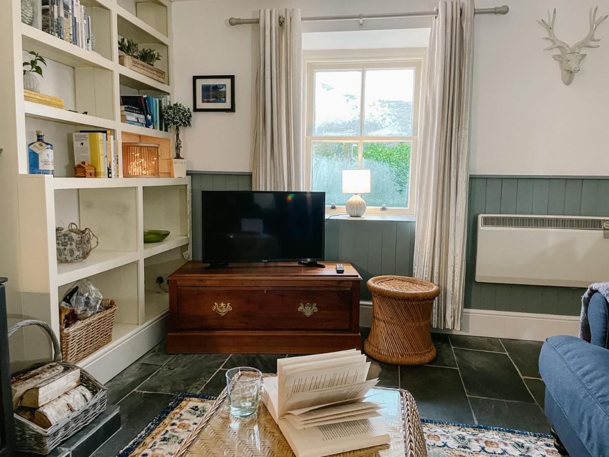 Old Pier Cottage Tarbert Tarbert  Bagian luar foto
